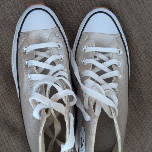 UNIQUE Rose Metallic Shoes - Picture 3 of 4